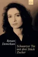 Schwarzer Tee mit drei Stück Zucker