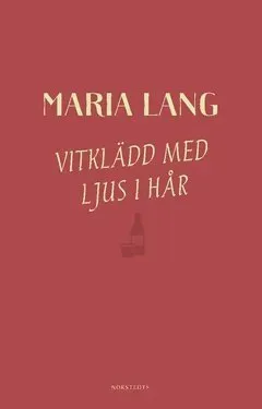 Vitklädd med ljus i hår