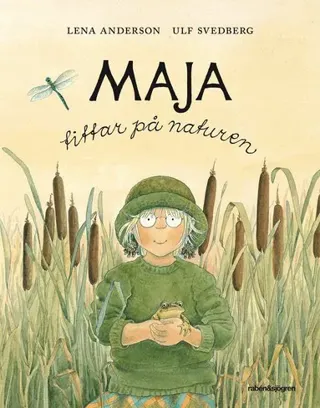 Maja tittar på naturen